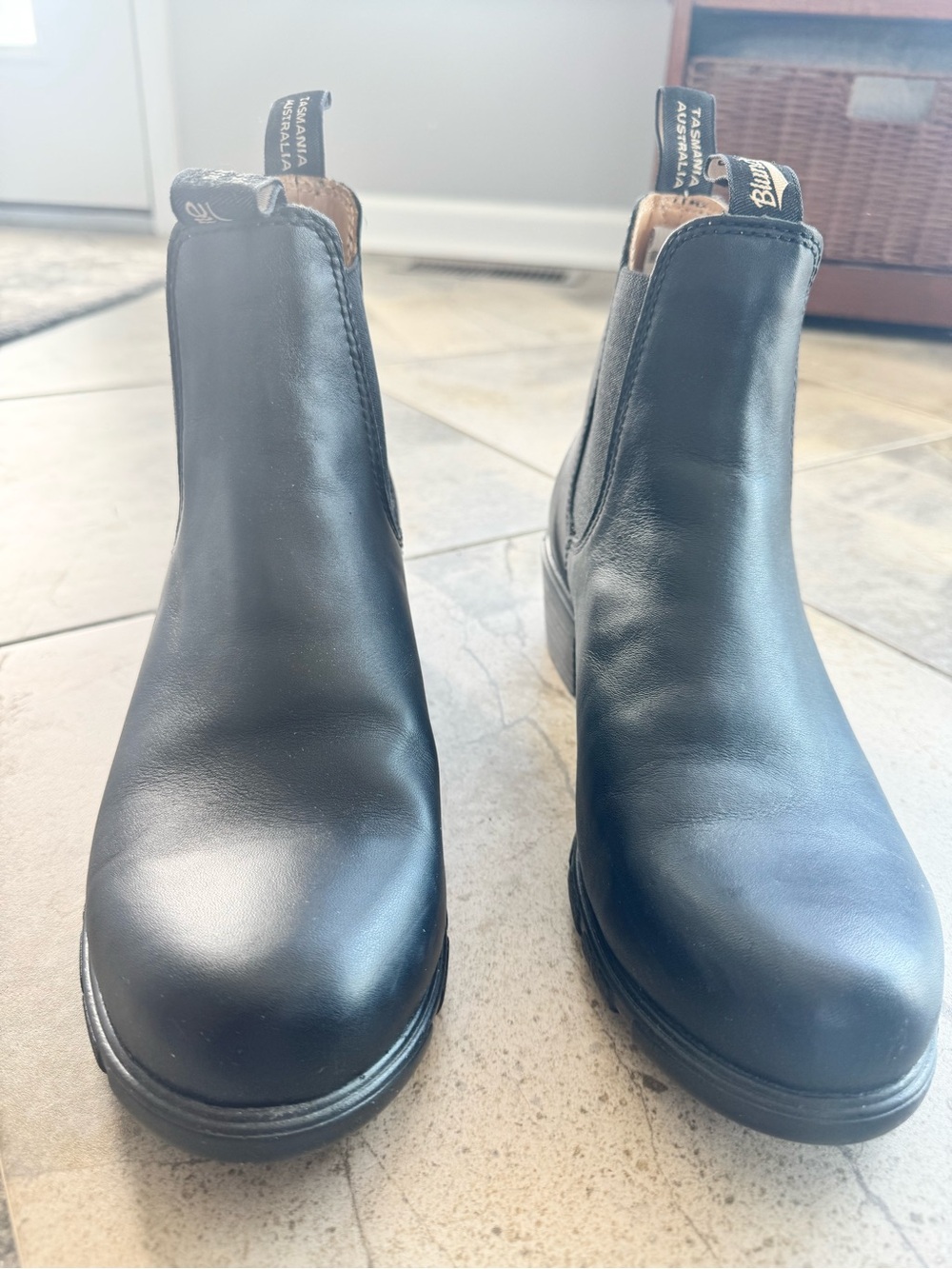 Blundstone Black Leather Chelsea Boots
